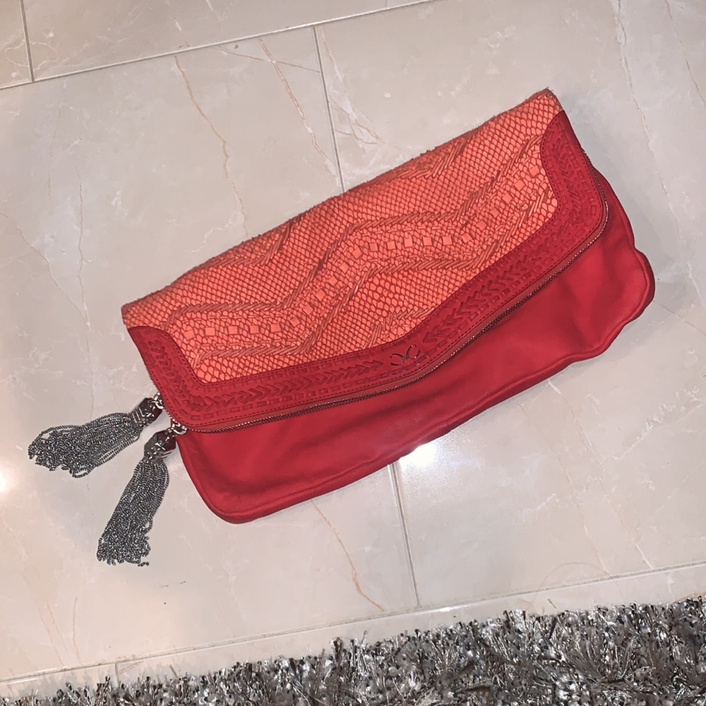 Worn 1x - Oversized Clutch - Coral Red
